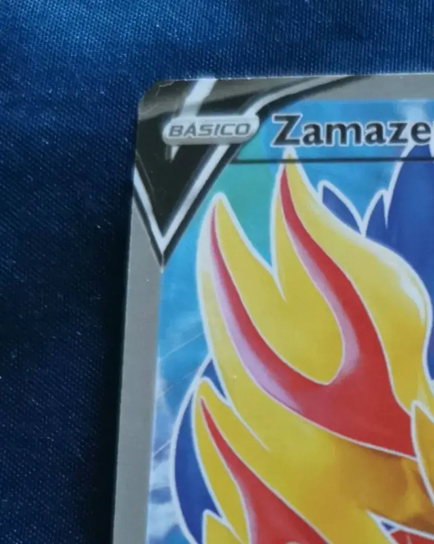 Pokémon Zamazenta V Trading Card